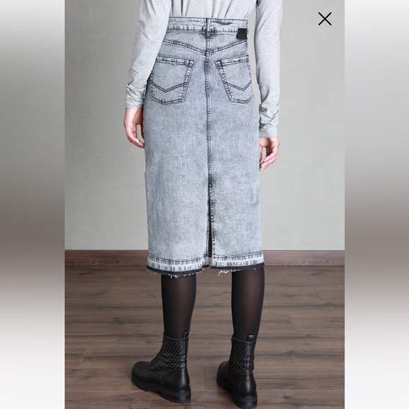 SOLD! On eBay Max Mara Marella Sport Denim Cut-Label Pencil Skirt.Sz:IT40 - Picture 3 of 15